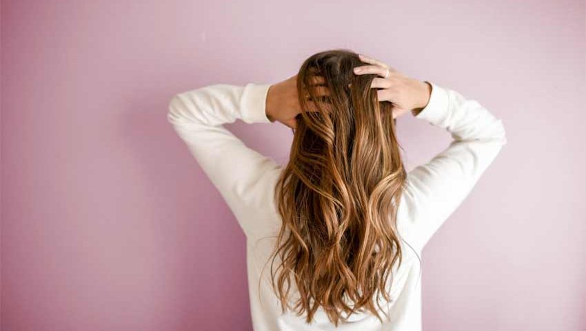 what causes dry hair