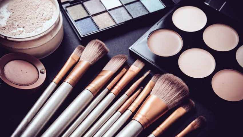 what is the difference between compact powder and face powder