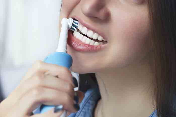 What-Is-the-Best-Way-to-Use-an-Electric-Toothbrush